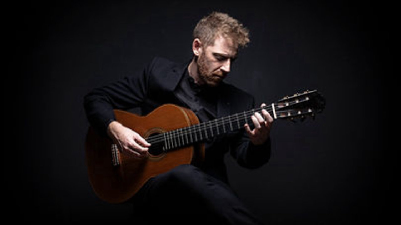 Jonathan Parkin (guitar) - Alba Nova (picture: Kino-Teatr)
