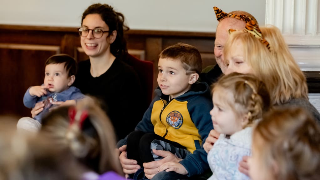 Storytime and Twirling Toddlers with Little Supernovas - The Mitten (picture: Theatre Royal Brighton)