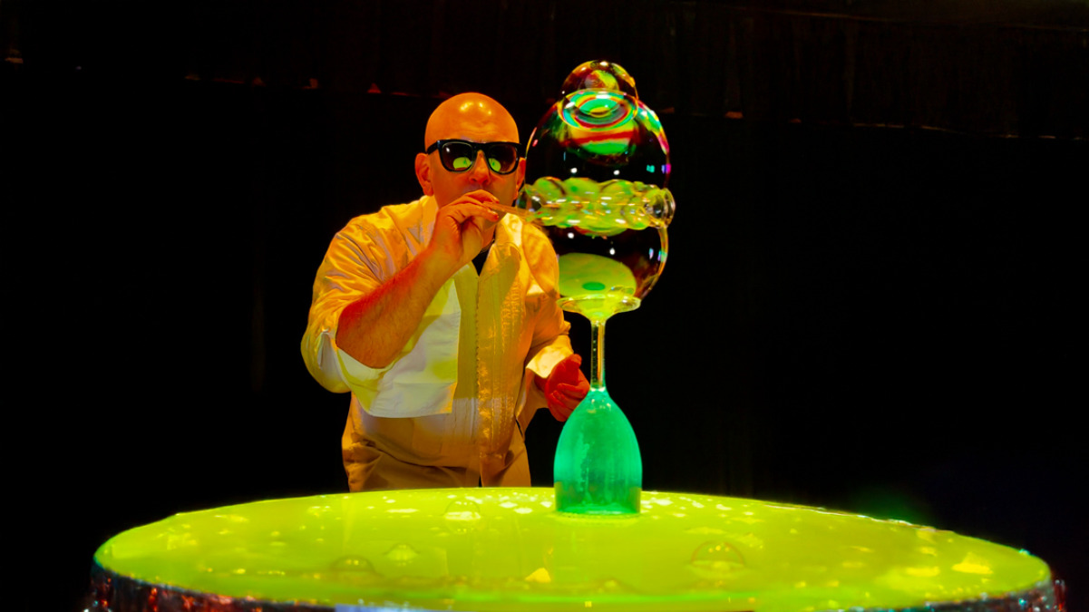 The Ultimate Bubble Show (picture: White Rock Theatre)