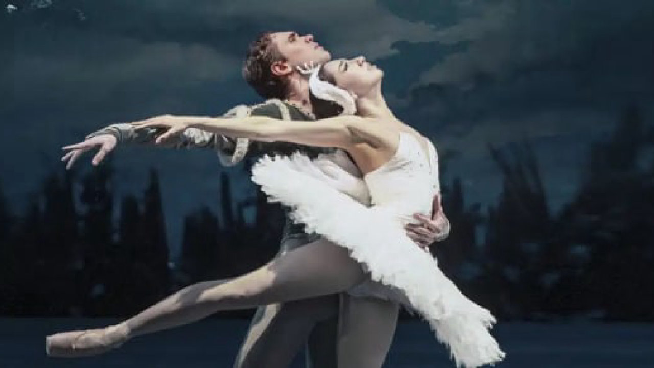 Ballet de Santiago's Swan Lake (picture: Theatre Royal Brighton)